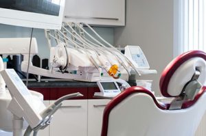 Stanowisko dentystyczne wraz ze sprzętem