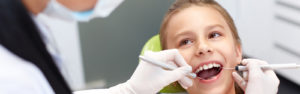 Dziecko podczas kontroli stomatologicznej